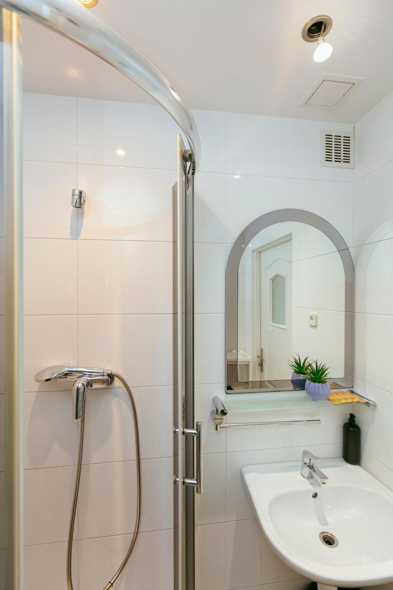 Plac Konstytucji 6 Grey - Bezplatny Garaz Podziemny - Free Parking - Apartament Dla 4 Osob Warsaw Ngoại thất bức ảnh